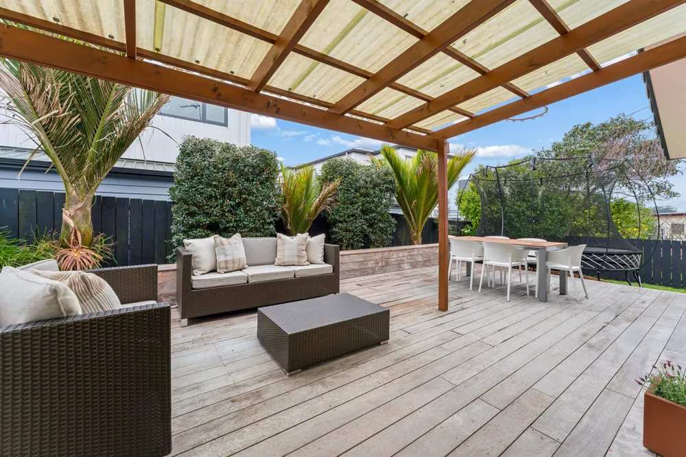 Photos of 12 Wentworth Park