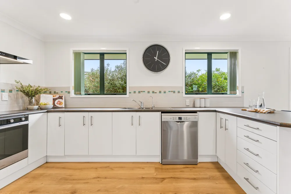 Photos of 12 Wentworth Park