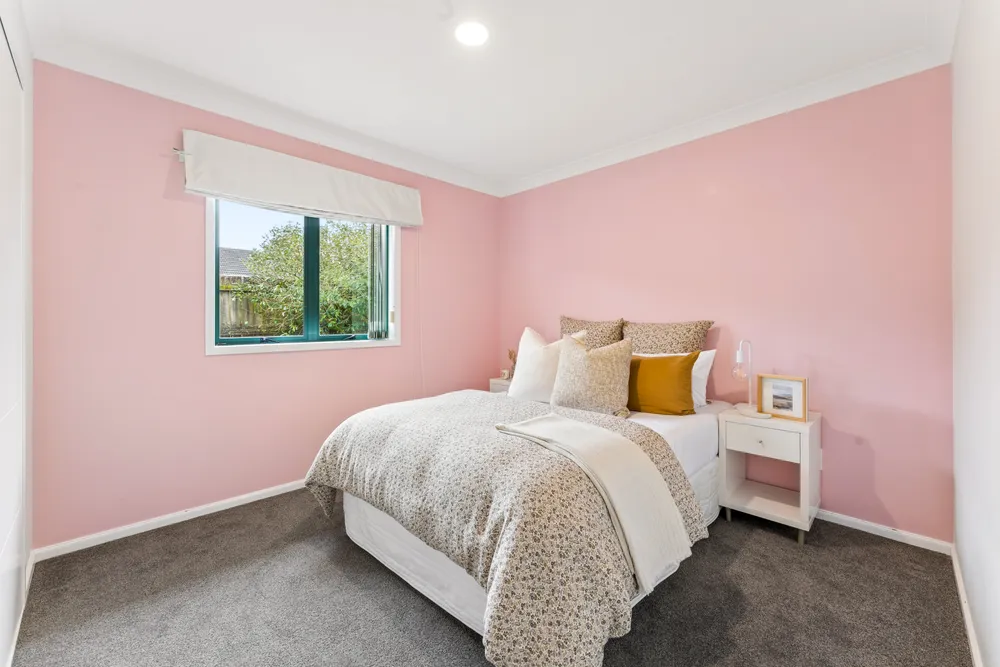 Photos of 12 Wentworth Park