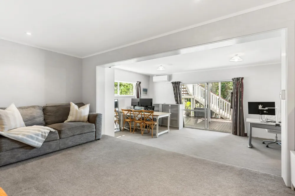 Photos of 24 Howe Street