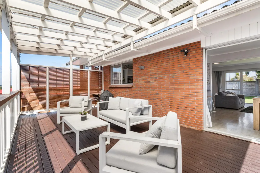 Photos of 24 Howe Street