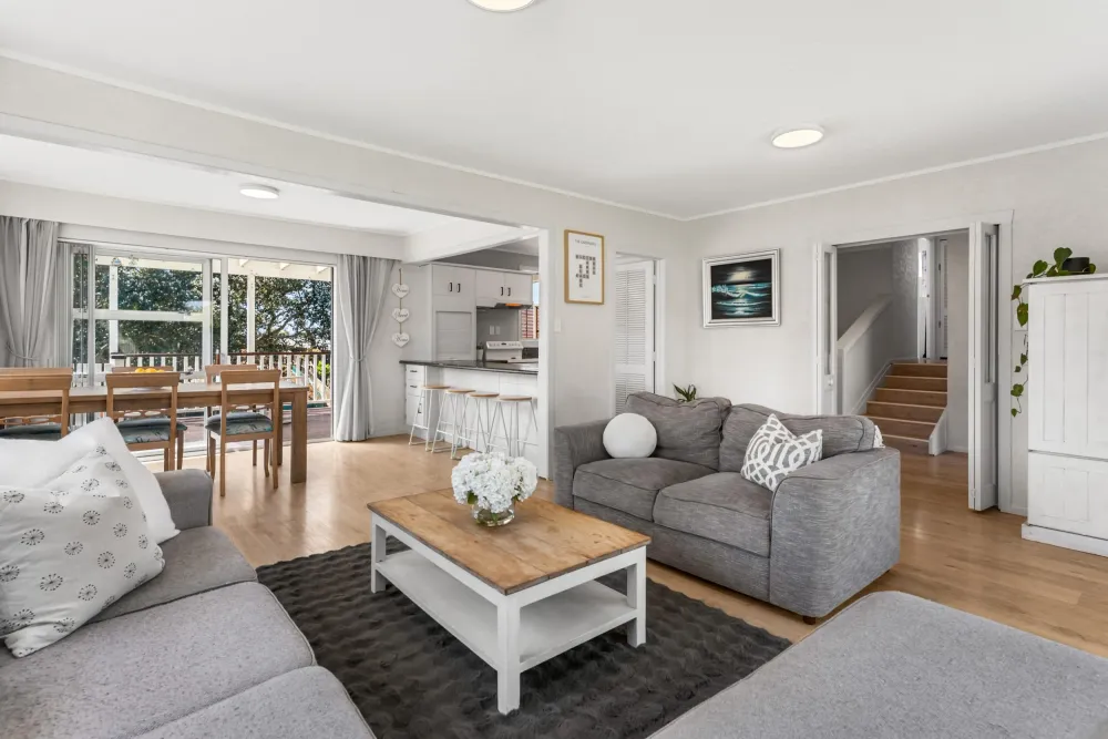 Photos of 24 Howe Street