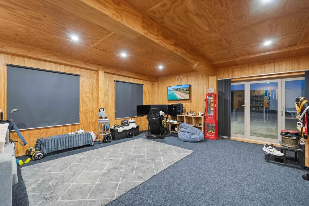 Photos of 160 Jamieson Road