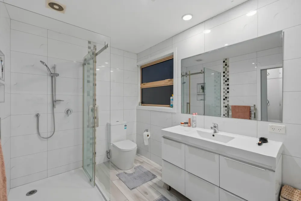 Photos of 160 Jamieson Road