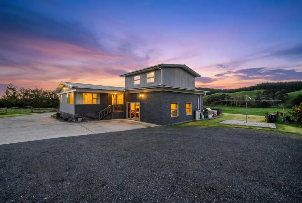 Photos of 160 Jamieson Road