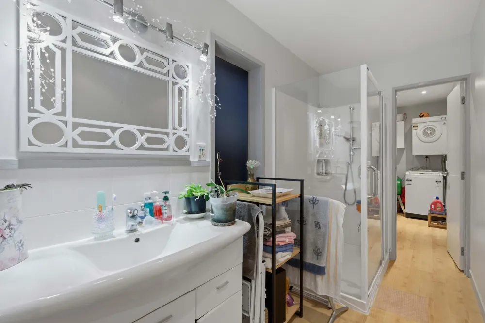 Photos of 160 Jamieson Road