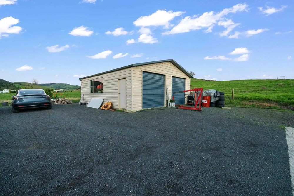 Photos of 160 Jamieson Road