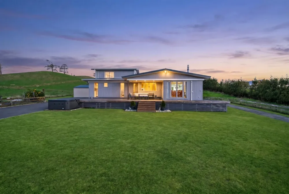 Photos of 160 Jamieson Road