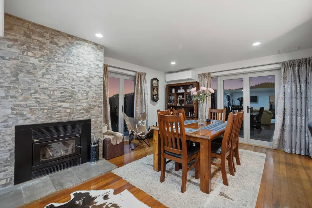 Photos of 160 Jamieson Road