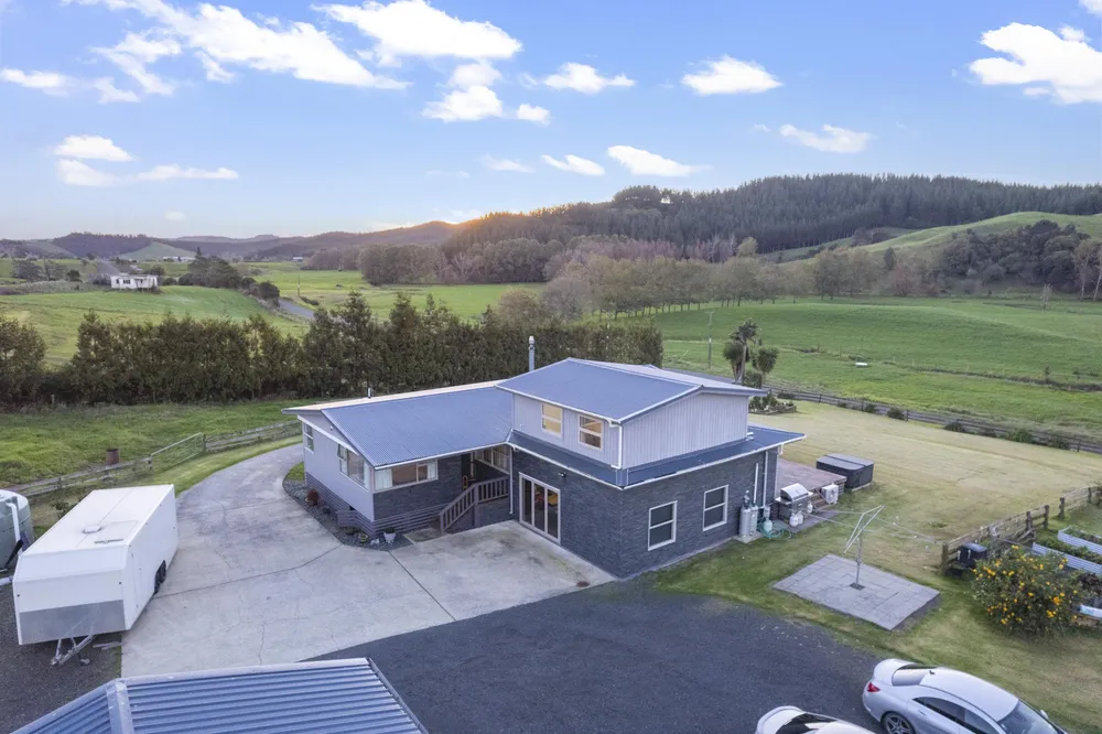 Photos of 160 Jamieson Road