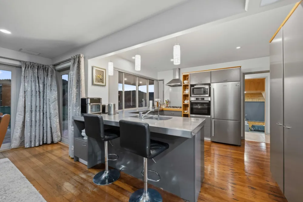 Photos of 160 Jamieson Road