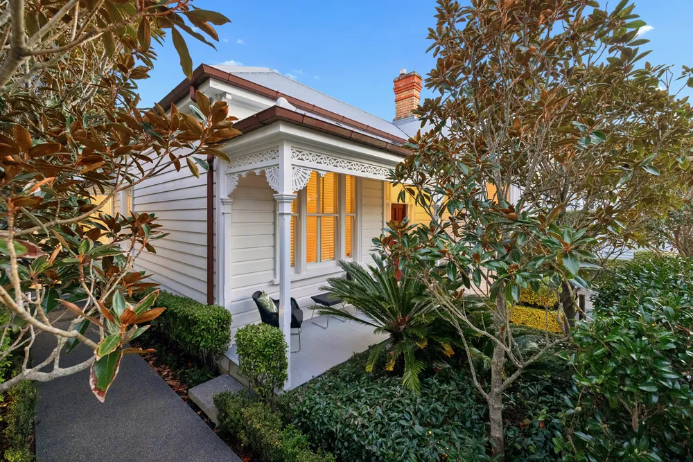 Photos of 43 Birdwood Crescent