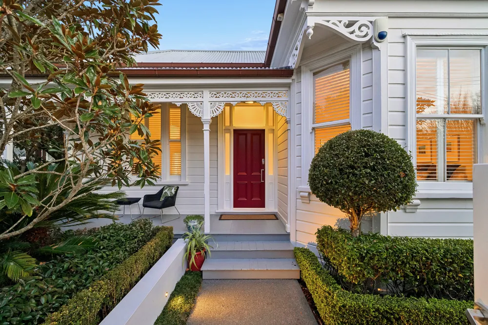 Photos of 43 Birdwood Crescent