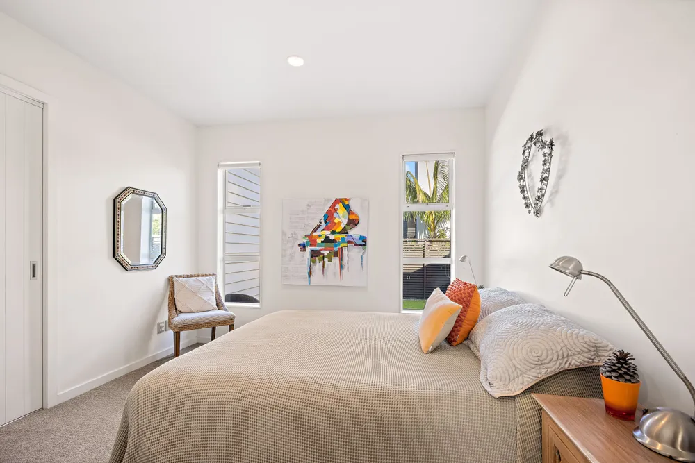 Photos of 52 Paraoa Crescent