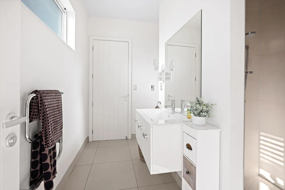 Photos of 52 Paraoa Crescent