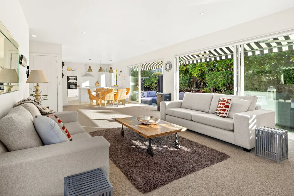 Photos of 52 Paraoa Crescent