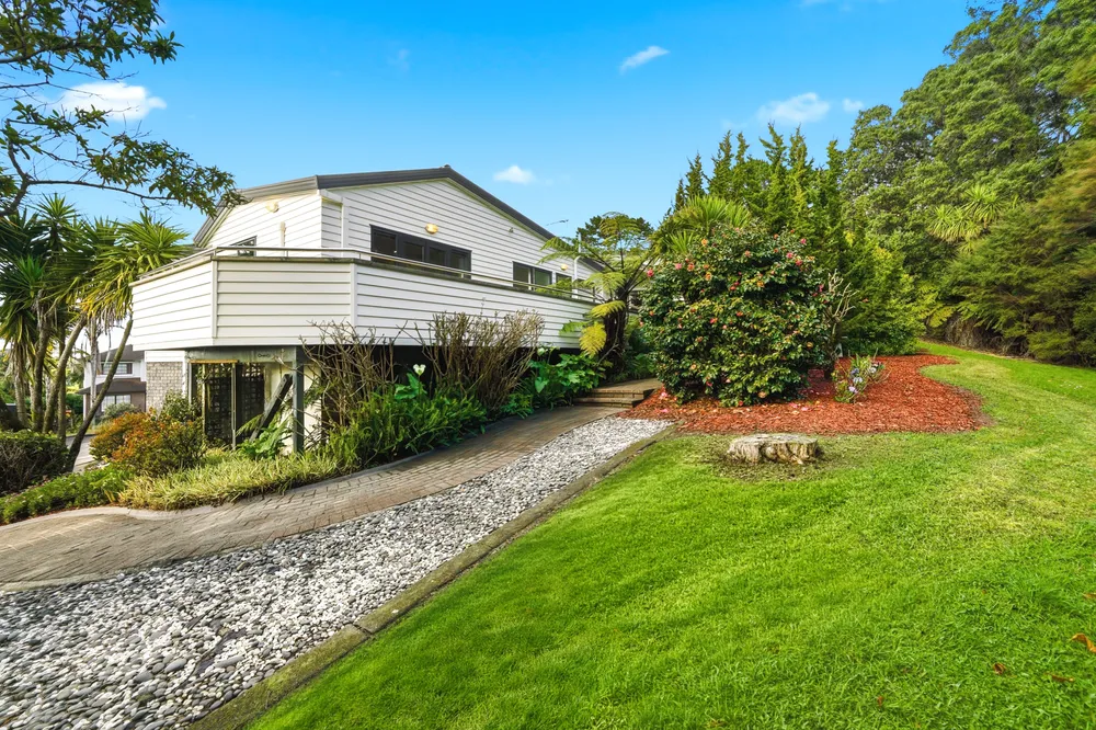 Photos of 11 Pigeonwood Lane