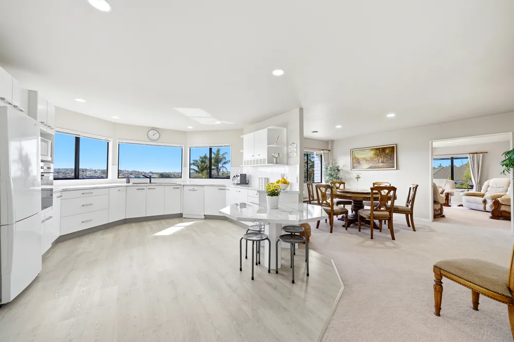 Photos of 11 Pigeonwood Lane