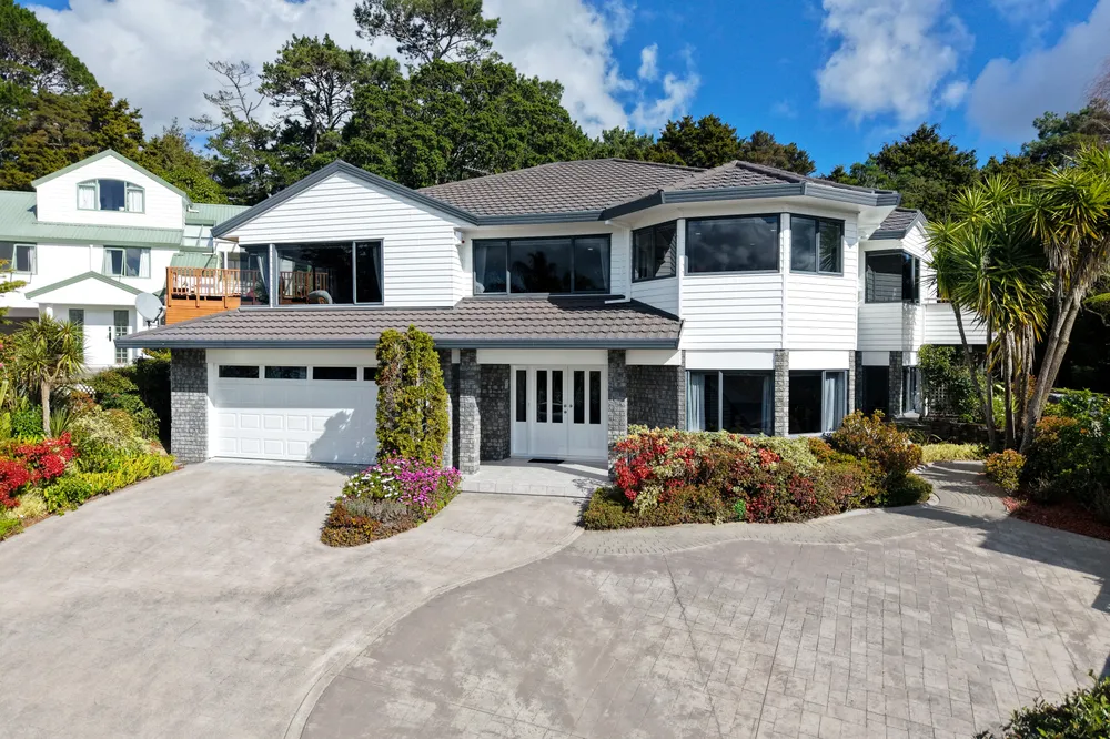Photos of 11 Pigeonwood Lane