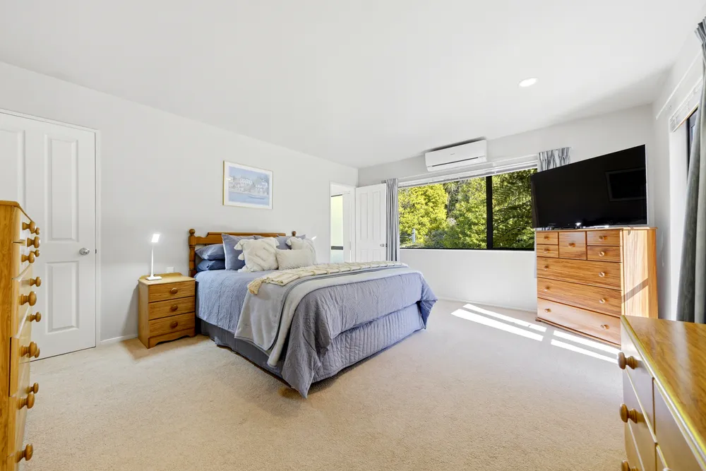 Photos of 11 Pigeonwood Lane