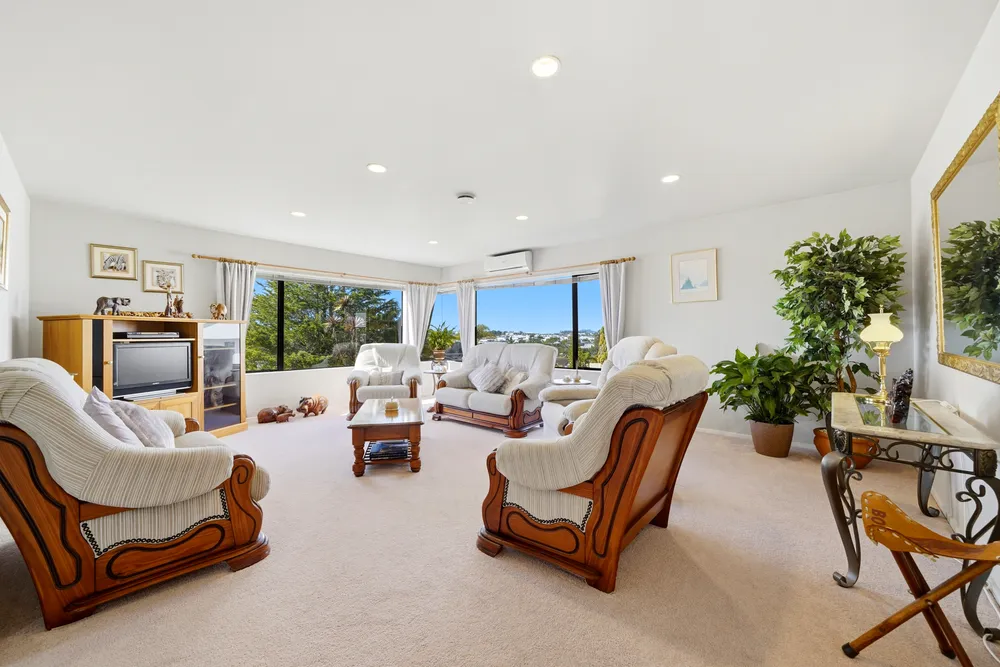 Photos of 11 Pigeonwood Lane