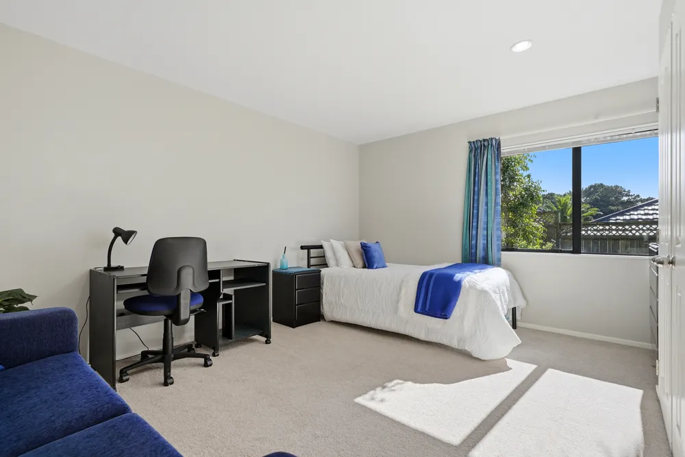 Photos of 11 Pigeonwood Lane