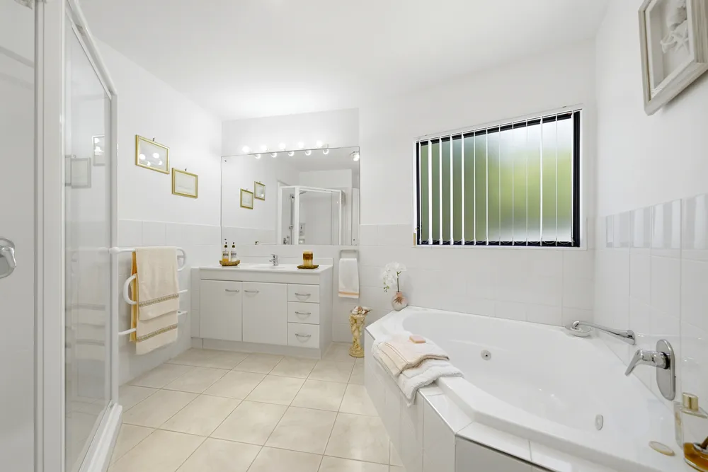 Photos of 11 Pigeonwood Lane
