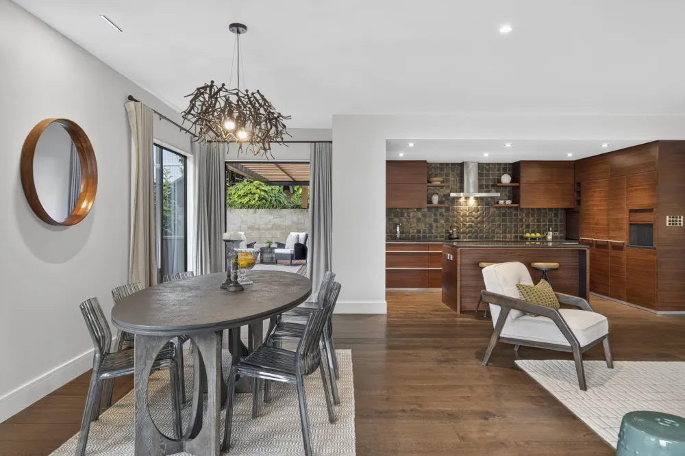 Photos of 52 Lingarth Street