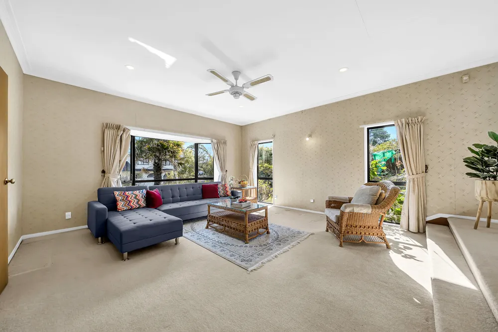Photos of 16 Landsberg Way