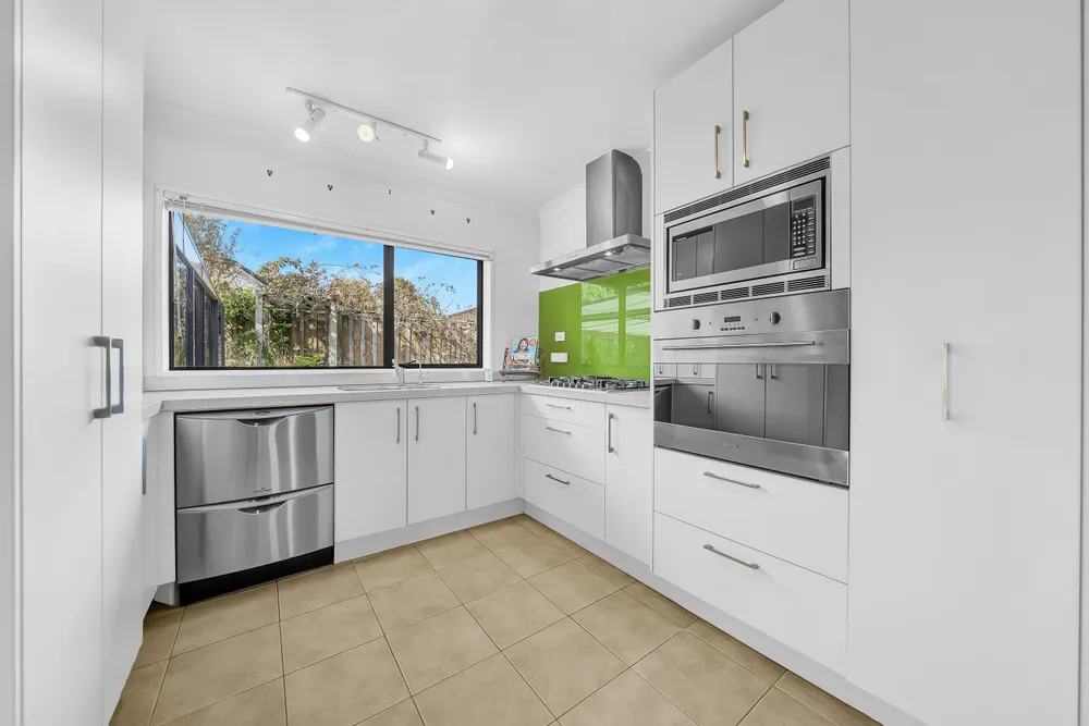 Photos of 16 Landsberg Way