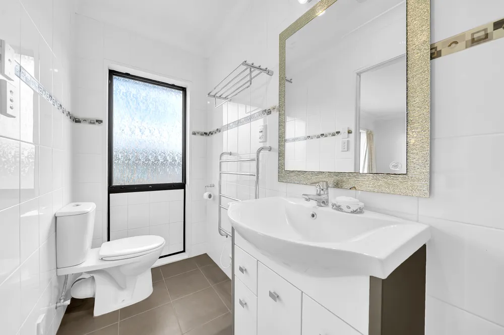Photos of 16 Landsberg Way