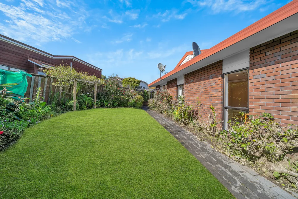 Photos of 16 Landsberg Way