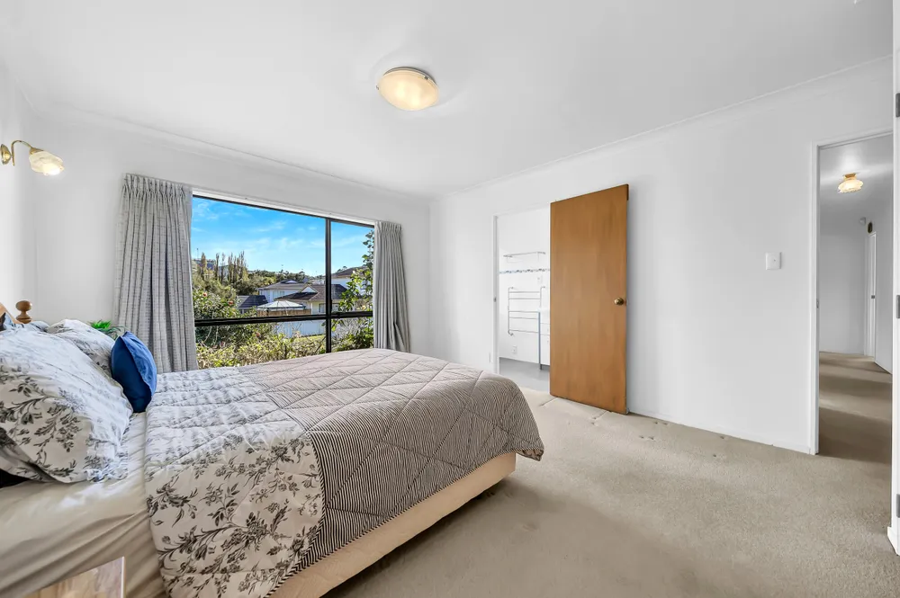 Photos of 16 Landsberg Way