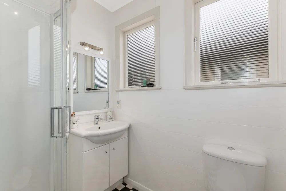 Photos of 82 Muritai Road