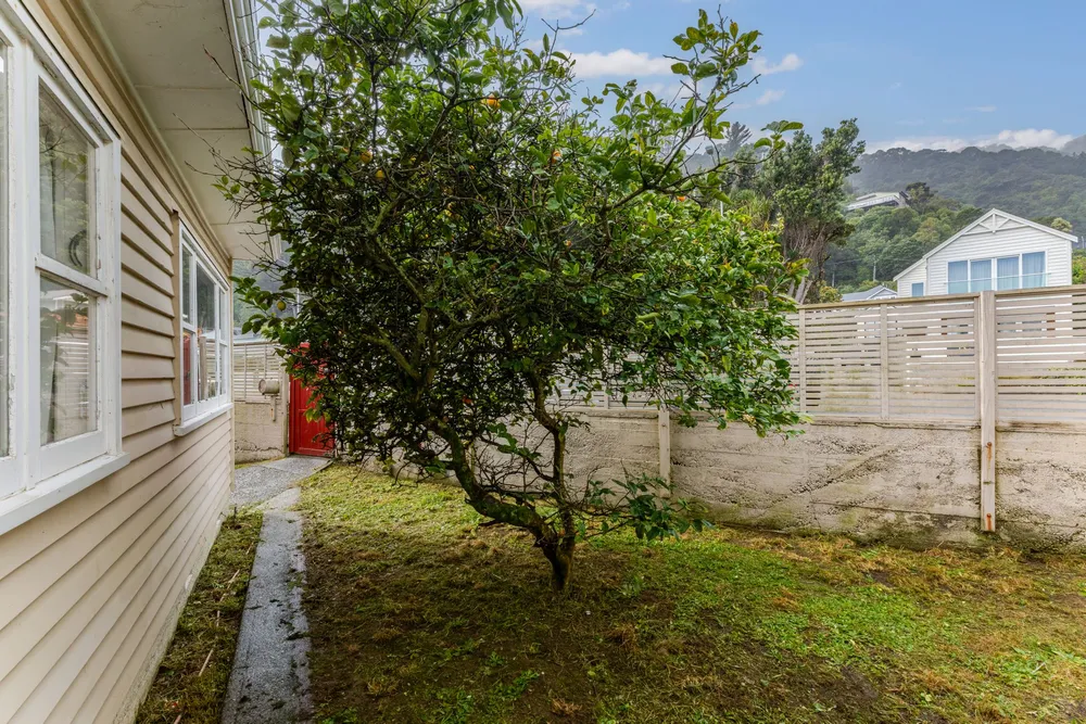 Photos of 82 Muritai Road