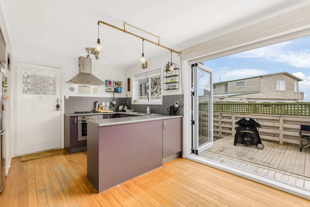 Photos of 82 Muritai Road