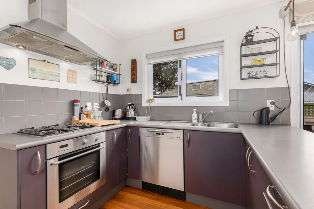 Photos of 82 Muritai Road