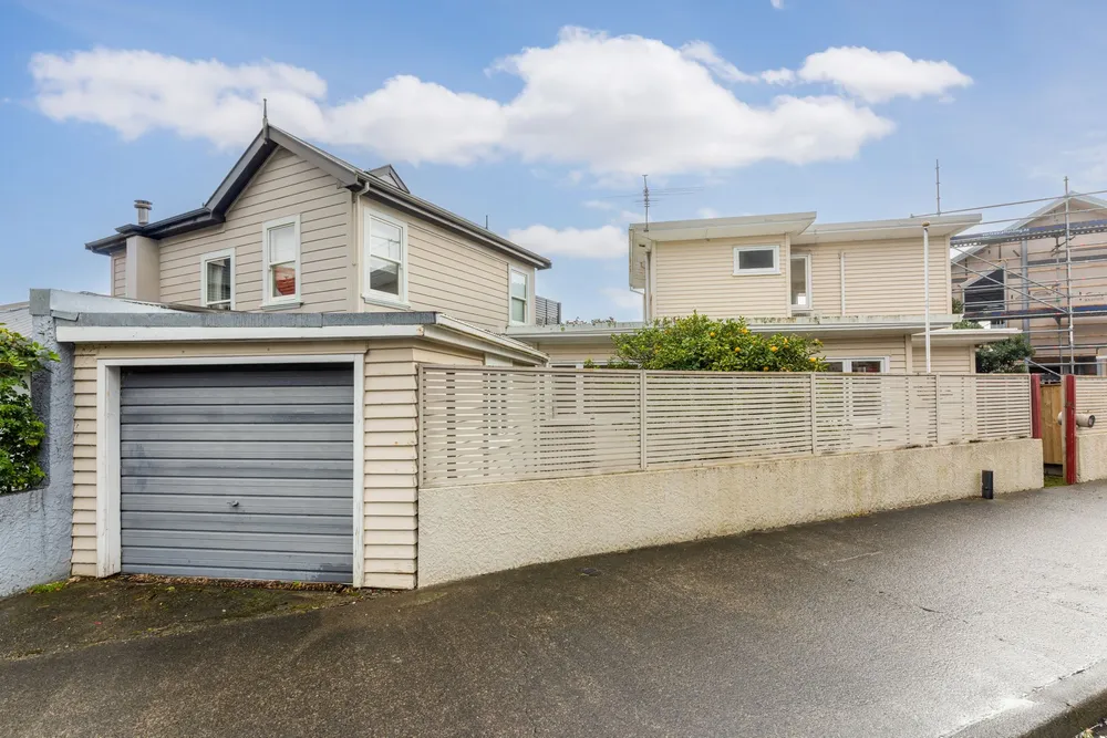 Photos of 82 Muritai Road
