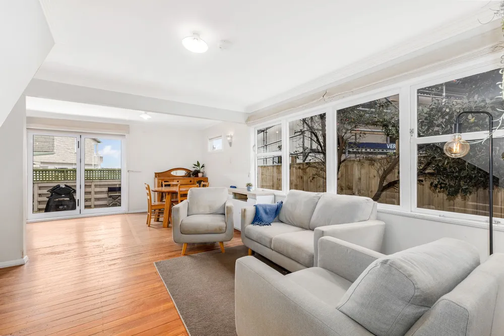 Photos of 82 Muritai Road