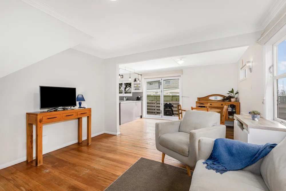 Photos of 82 Muritai Road