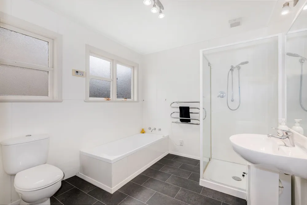 Photos of 82 Muritai Road