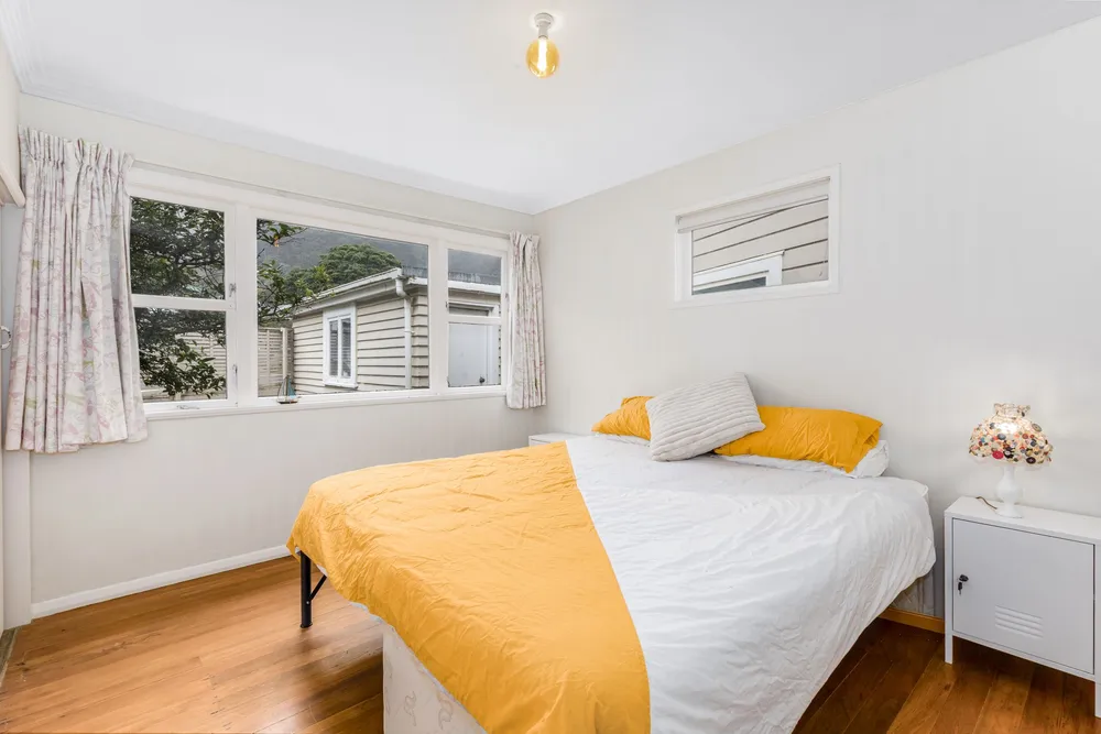 Photos of 82 Muritai Road