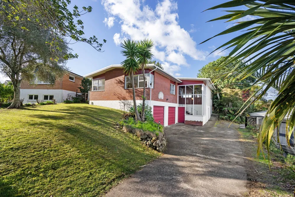Photos of 14 Parkland Crescent