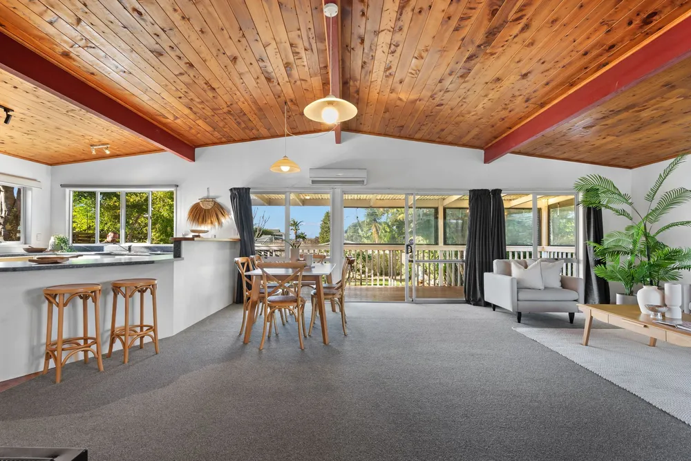 Photos of 14 Parkland Crescent