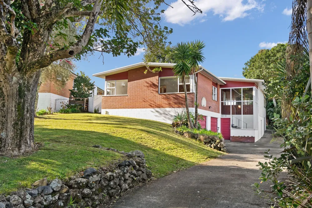 Photos of 14 Parkland Crescent