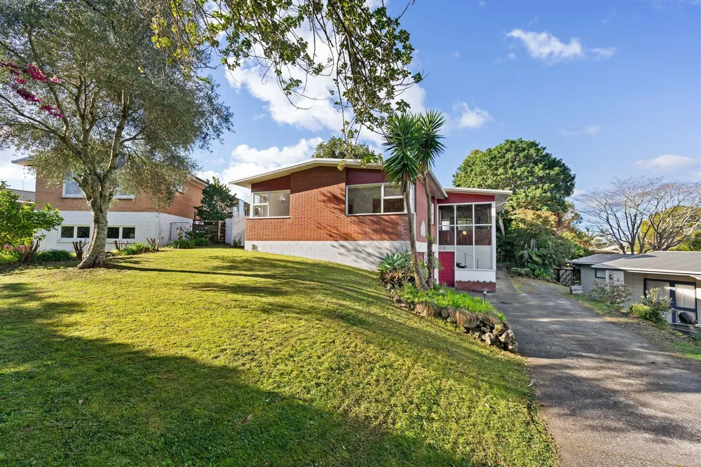 Photos of 14 Parkland Crescent