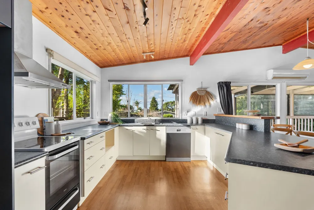 Photos of 14 Parkland Crescent