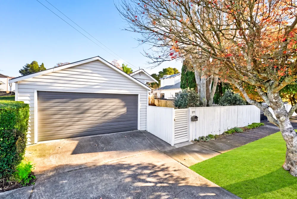 Photos of 34 Tawera Road