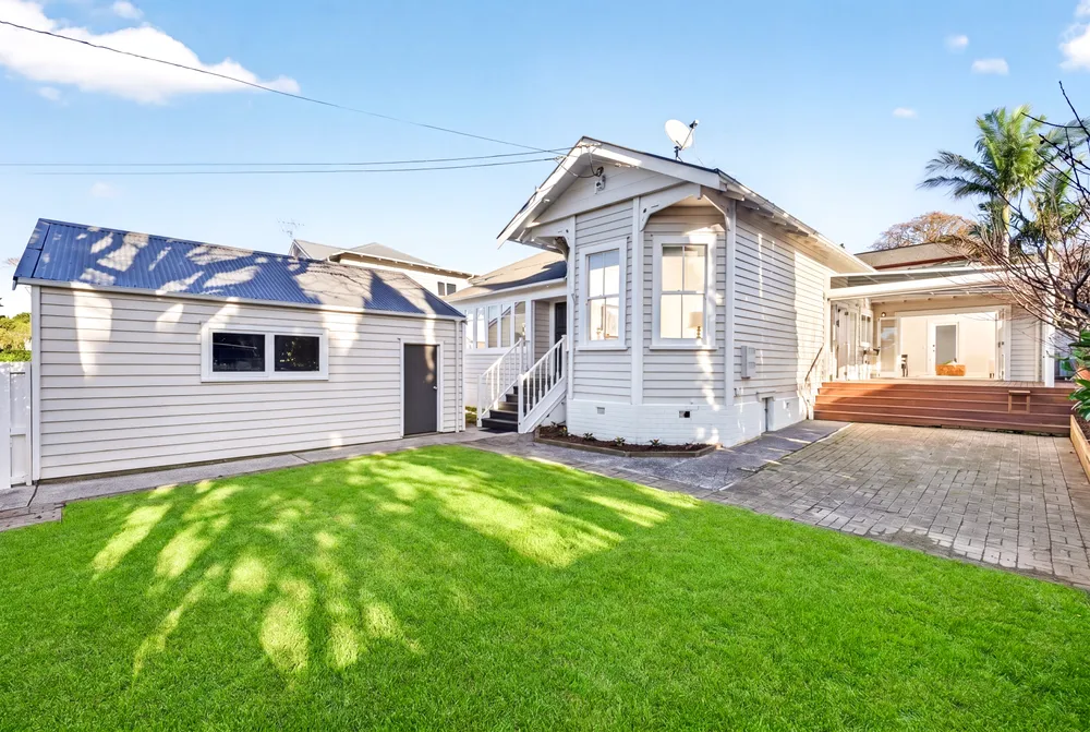 Photos of 34 Tawera Road