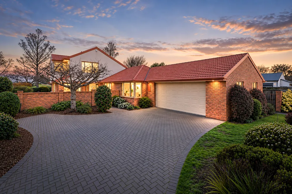 Photo of 7 Oakmont Green, Shirley
